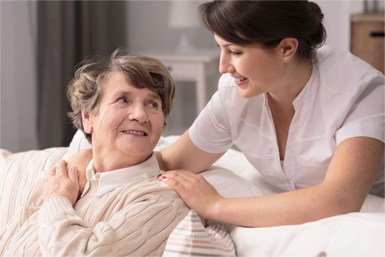 caregiver-elderly-555x371 caregiver-elderly-555x371
